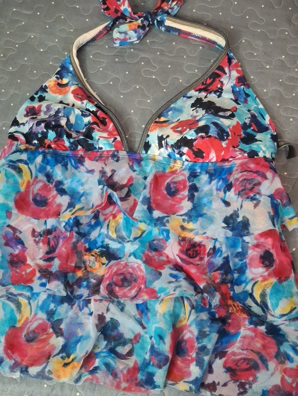Kennth Cole Reaction Floral Halter Ruffle Tankini size medium
